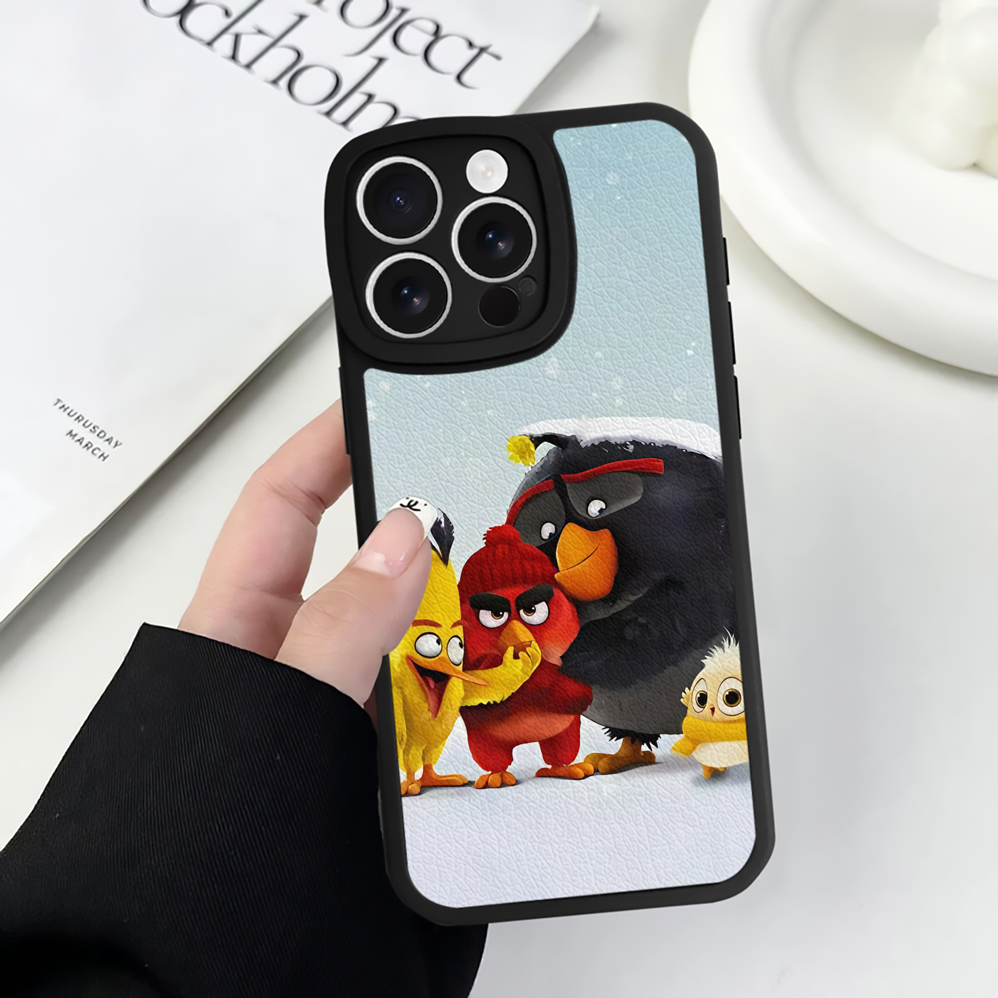（画像用） Angry Birds アングリーバード 【iPhone 16シリーズ対応】シリコンスマホケース（レザー調） 材質：シリコン